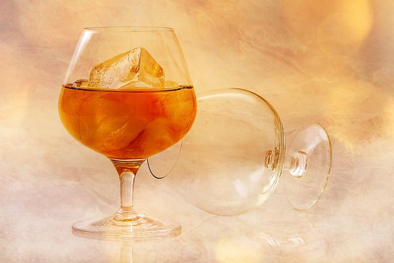 sklenička cognacu
